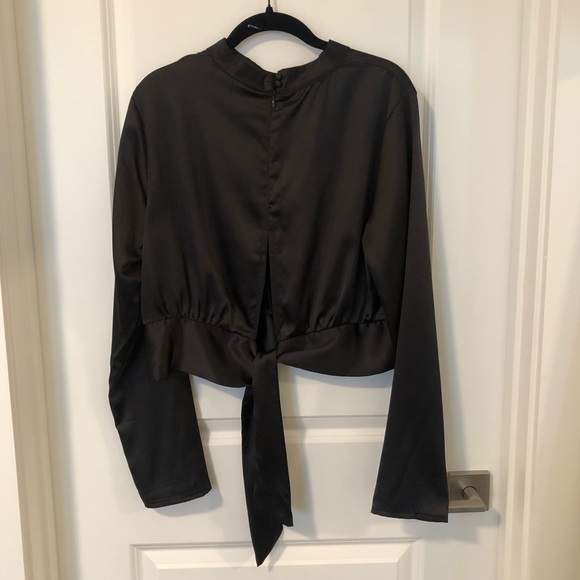 NWT Strut & Bolt Satin Tie-back Blouse - Picture 3 of 7